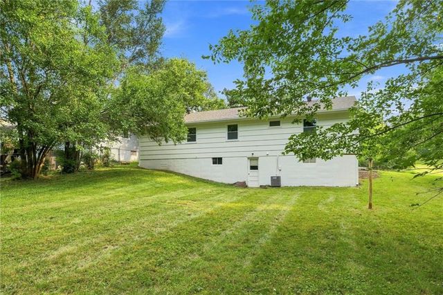 1001 Stafford Drive, Pleasant Hill, MO 64080