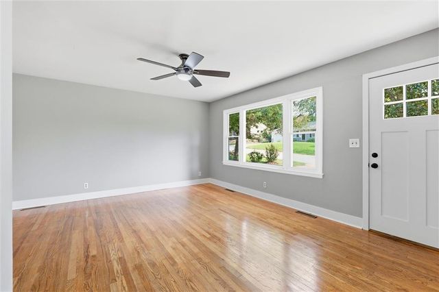 1001 Stafford Drive, Pleasant Hill, MO 64080