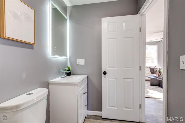 8 Maple Street, Moro, IL 62067