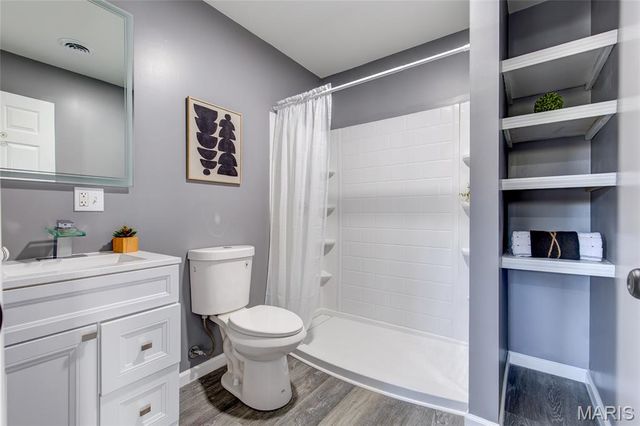 8 Maple Street, Moro, IL 62067