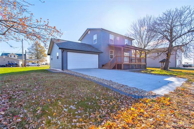 8 Maple Street, Moro, IL 62067