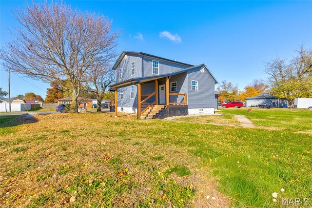 8 Maple Street, Moro, IL 62067