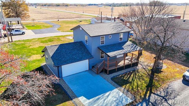 8 Maple Street, Moro, IL 62067