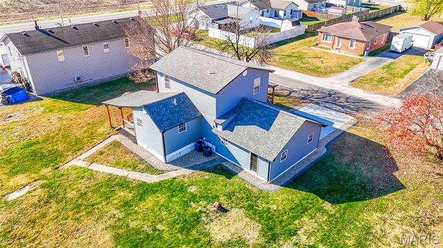 8 Maple Street, Moro, IL 62067