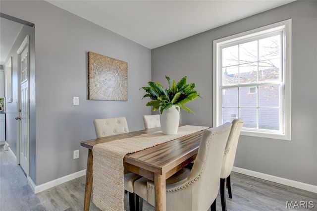 8 Maple Street, Moro, IL 62067