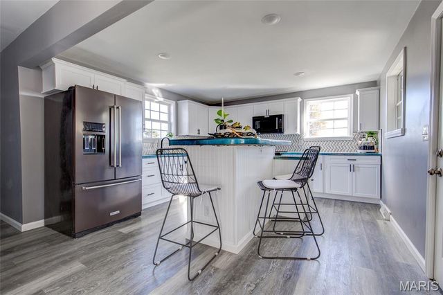 8 Maple Street, Moro, IL 62067