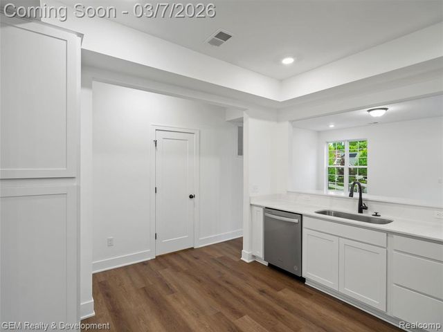 508 Village Lane, Milford, MI 48381