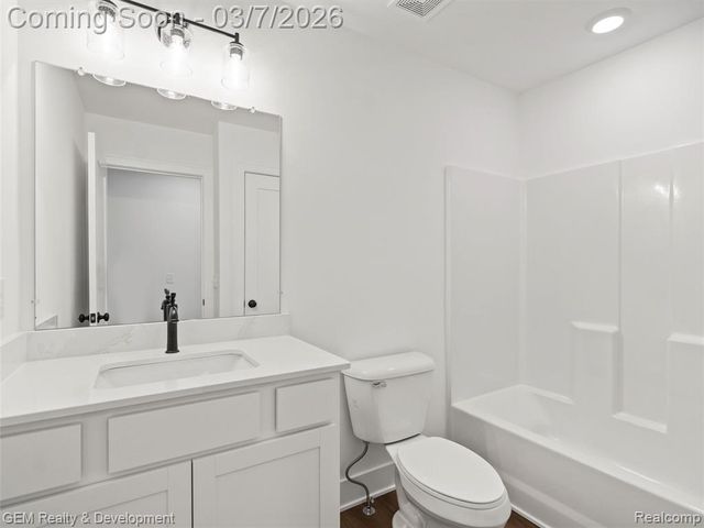 508 Village Lane, Milford, MI 48381