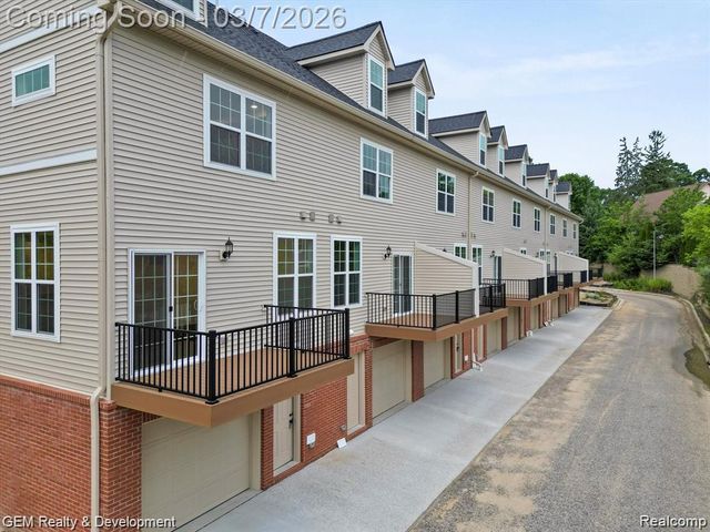 508 Village Lane, Milford, MI 48381