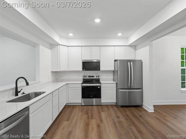 508 Village Lane, Milford, MI 48381