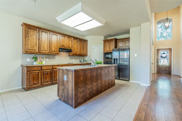 4115 Creek Hill Lane, Corinth, TX 76208