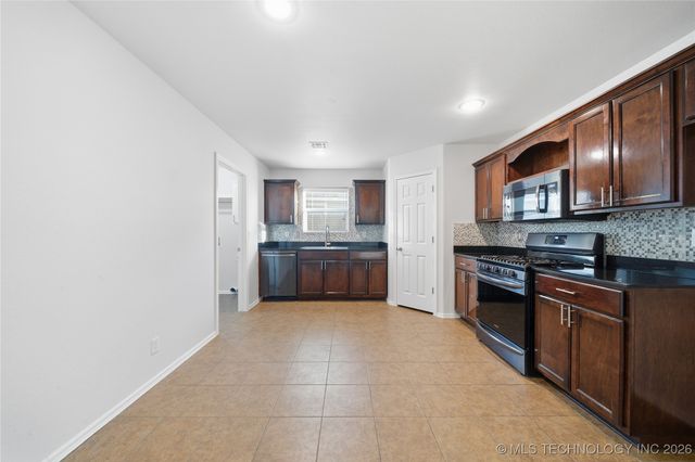 10701 N 152nd Avenue, Owasso, OK 74055