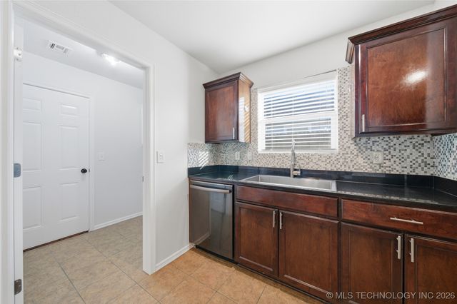 10701 N 152nd Avenue, Owasso, OK 74055