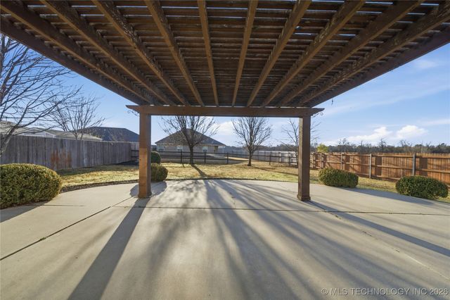 10701 N 152nd Avenue, Owasso, OK 74055