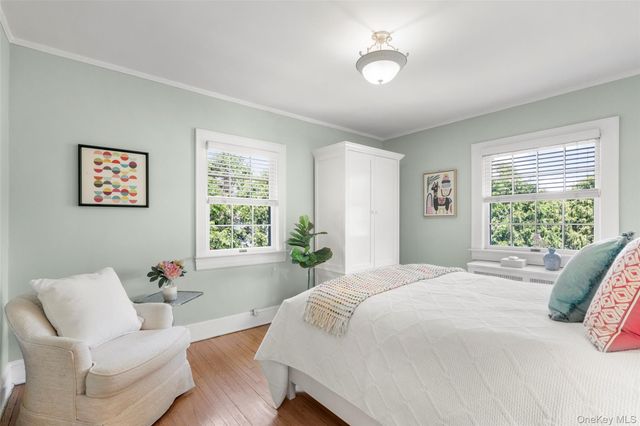 12 Cambridge Court, Larchmont, NY 10538