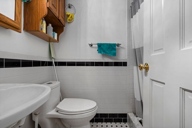 103 W 4th St 1, Boston, MA 02127