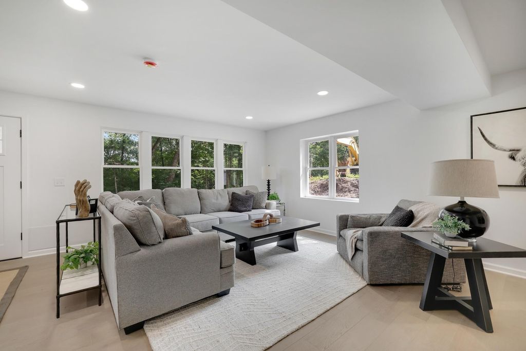 5111 Colonial Drive, Golden Valley, MN 55416 — photo 2
