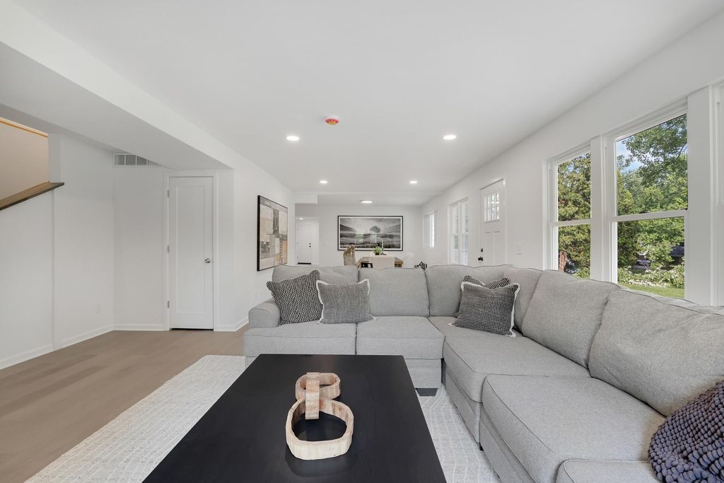 5111 Colonial Drive, Golden Valley, MN 55416 — photo 3
