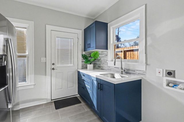 1901 Lexington Street, Houston, TX 77098
