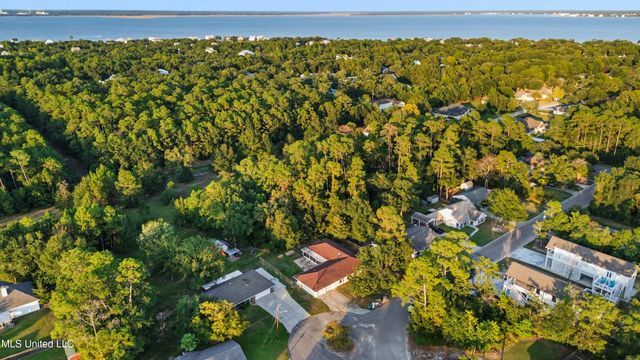 211 Corinth Drive, Bay Saint Louis, MS 39520