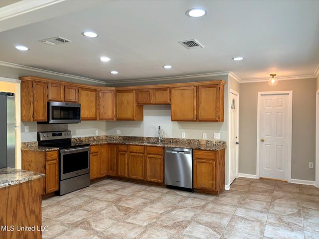 211 Corinth Drive, Bay Saint Louis, MS 39520