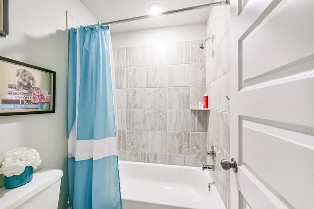 6214 Camden Shore, Manvel, TX 77578