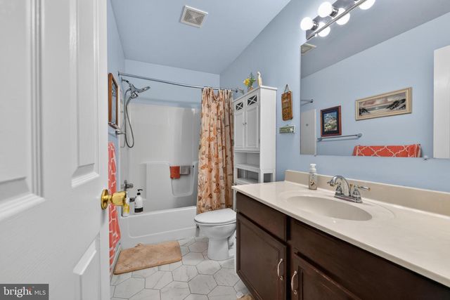 6 HILGERT AVE, Shillington, PA 19607