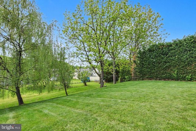 6 HILGERT AVE, Shillington, PA 19607