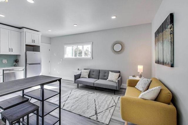 3411 Adeline St, Berkeley, CA 94703