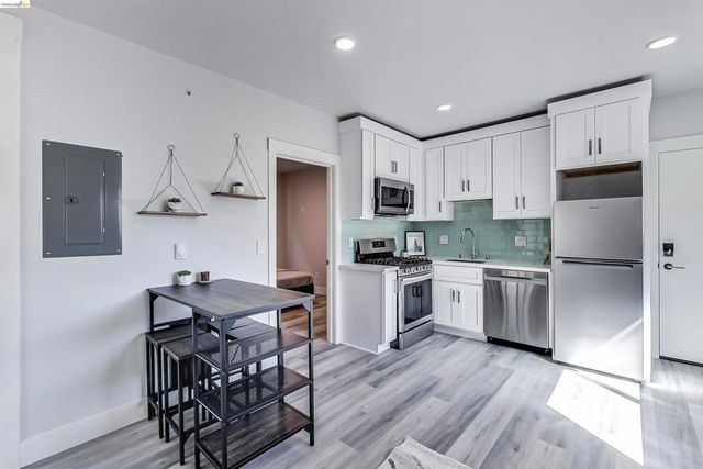 3411 Adeline St, Berkeley, CA 94703