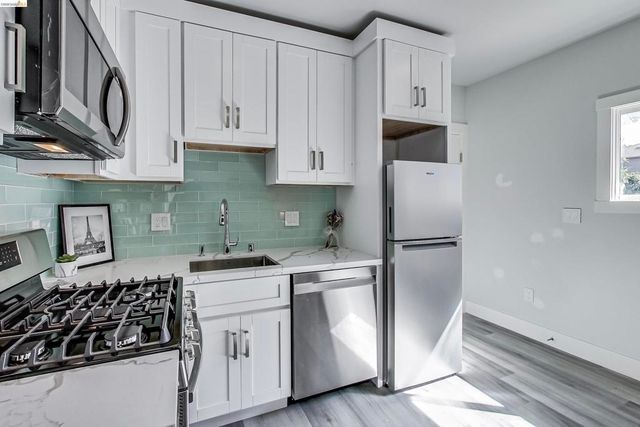 3411 Adeline St, Berkeley, CA 94703