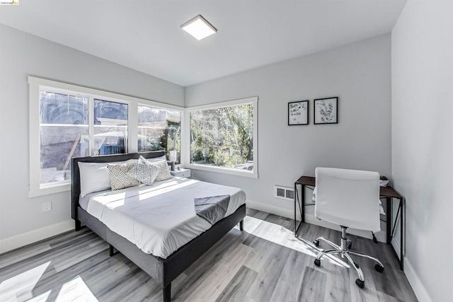 3411 Adeline St, Berkeley, CA 94703