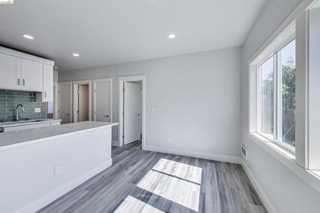 3411 Adeline St, Berkeley, CA 94703