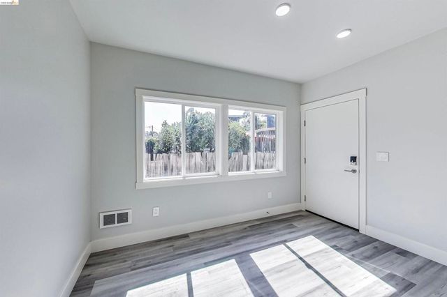 3411 Adeline St, Berkeley, CA 94703