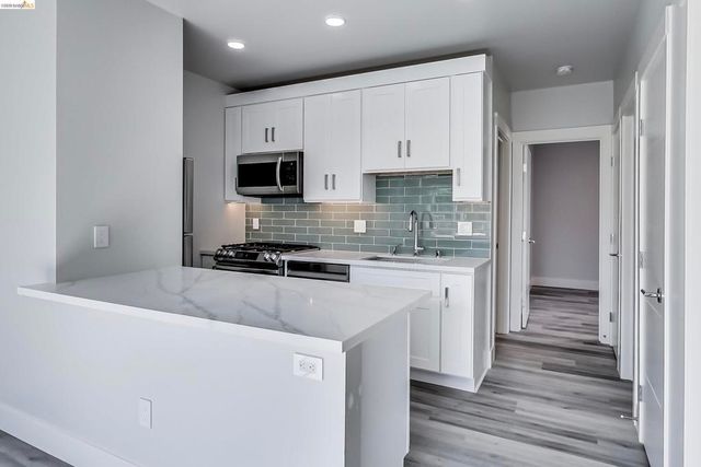 3411 Adeline St, Berkeley, CA 94703