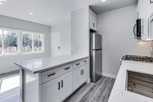 3411 Adeline St, Berkeley, CA 94703