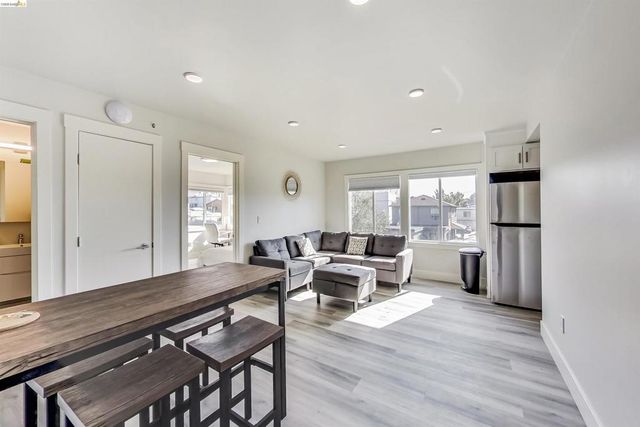 3411 Adeline St, Berkeley, CA 94703