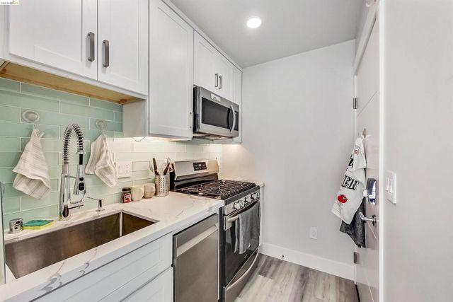 3411 Adeline St, Berkeley, CA 94703