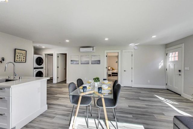 3411 Adeline St, Berkeley, CA 94703