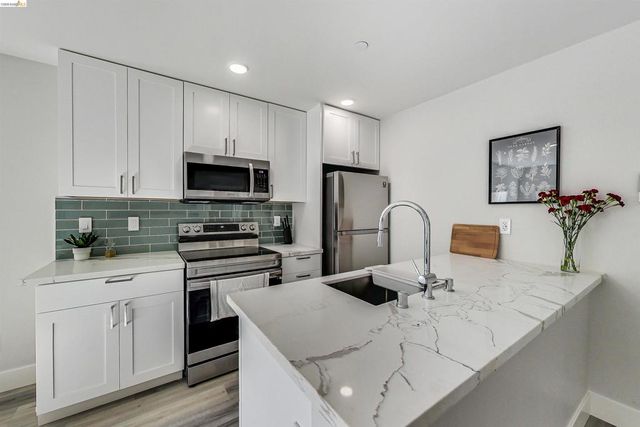 3411 Adeline St, Berkeley, CA 94703