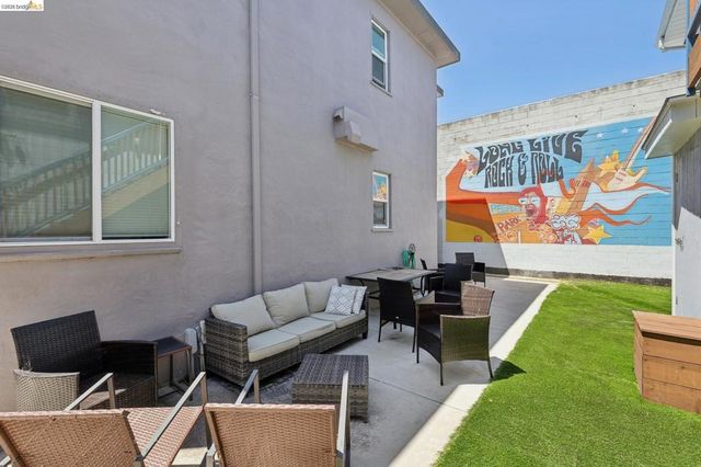 3411 Adeline St, Berkeley, CA 94703