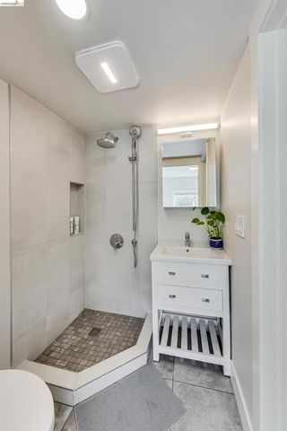 3411 Adeline St, Berkeley, CA 94703