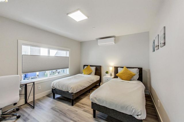 3411 Adeline St, Berkeley, CA 94703
