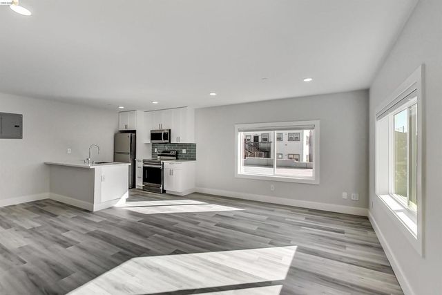 3411 Adeline St, Berkeley, CA 94703