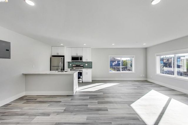 3411 Adeline St, Berkeley, CA 94703