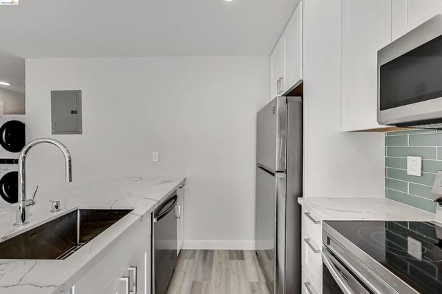 3411 Adeline St, Berkeley, CA 94703
