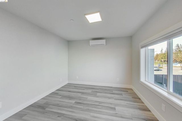 3411 Adeline St, Berkeley, CA 94703
