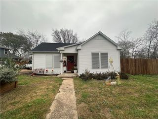 1305 Reynolds Street, Bryan, TX 77803