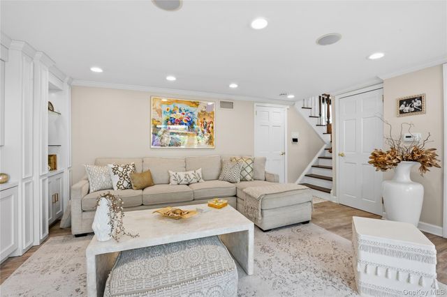 77 Lake Drive, Manhasset Hills, NY 11040