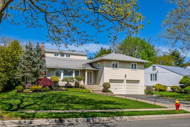 77 Lake Drive, Manhasset Hills, NY 11040
